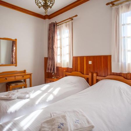 Hotel Adonis Мецовон Экстерьер фото