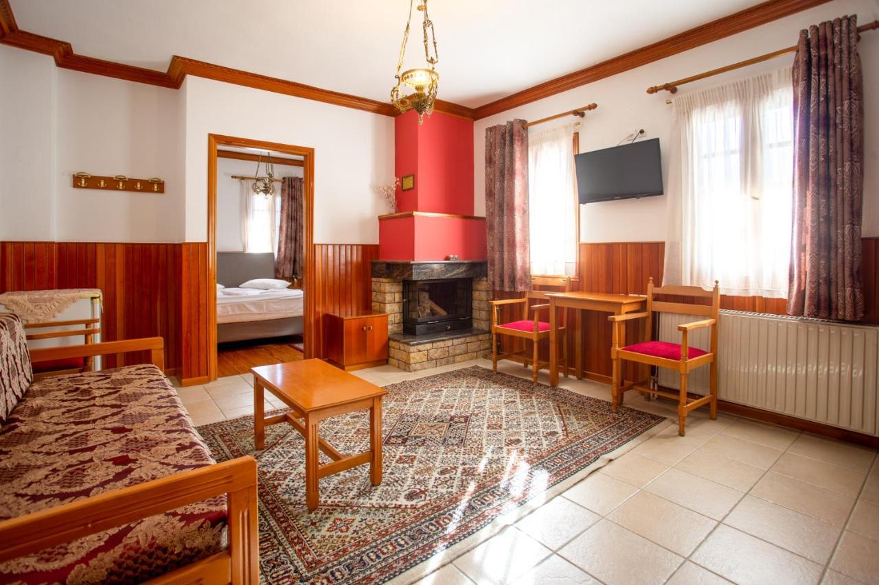 Hotel Adonis Мецовон Экстерьер фото